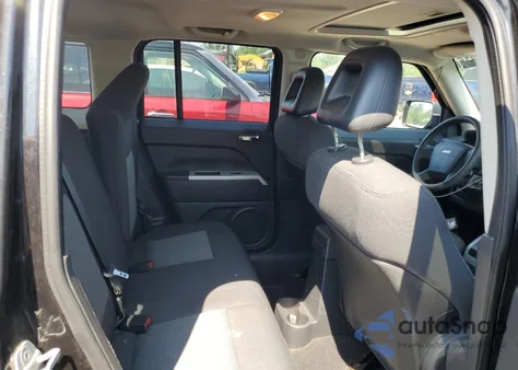 2008 Jeep Patriot Sport z USA, uszkodzony, nr VIN 1J8FF28WX8D744053